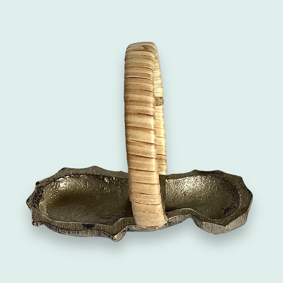 Set of 4 Design Imports Cast Brass Seahorse & Fiber Napkin Rings - Picture 7 of 10